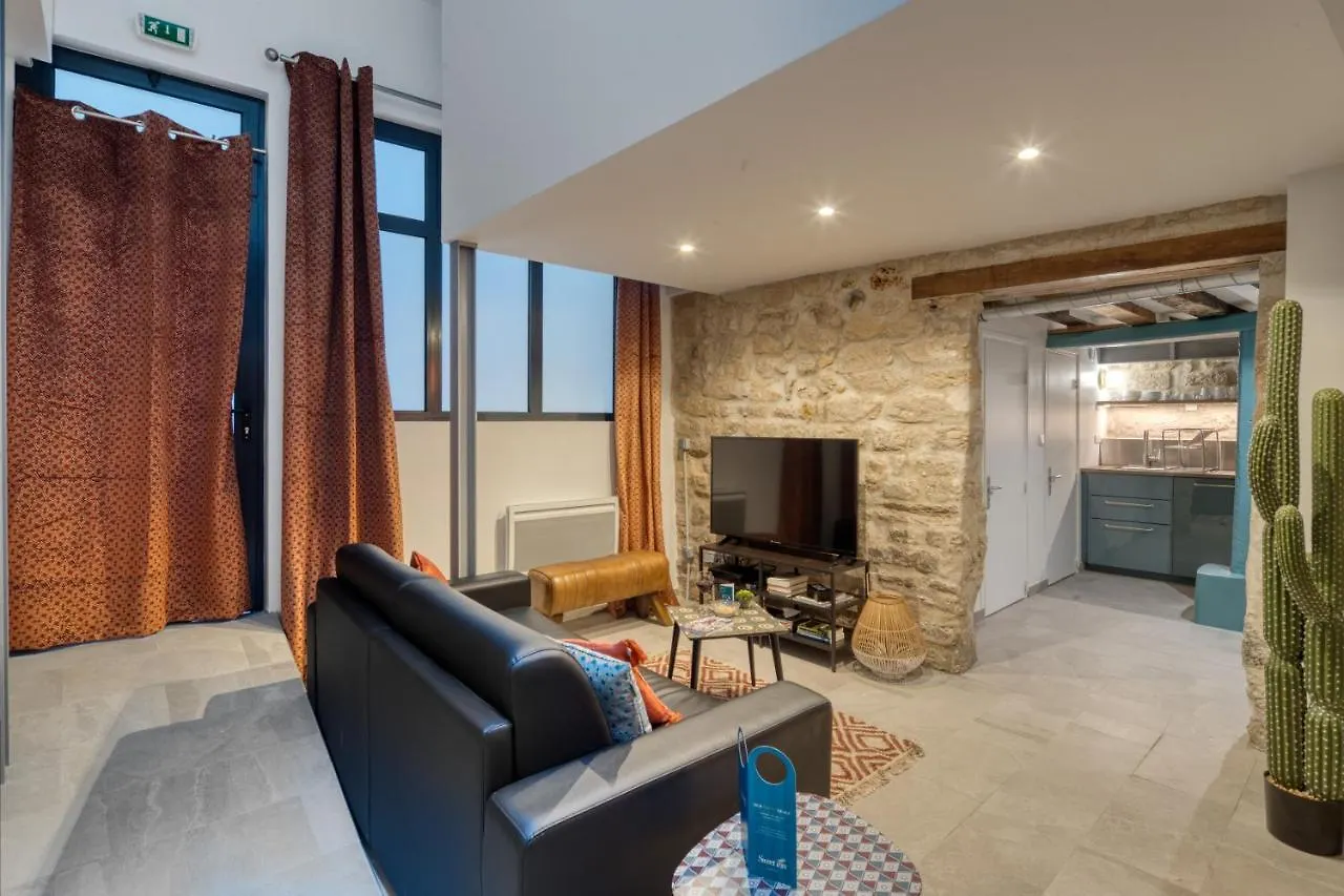 Sweett - Gravilliers Apartment